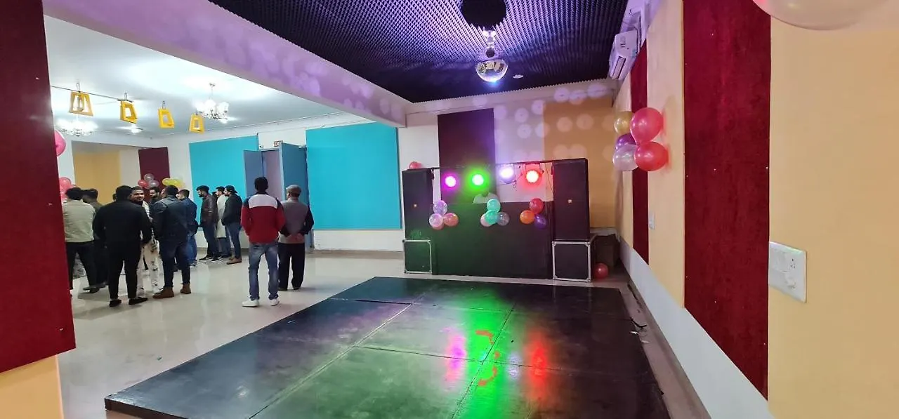 *** Hotel Nook Inn & Suites - Mg Road Metro Gurgaon India