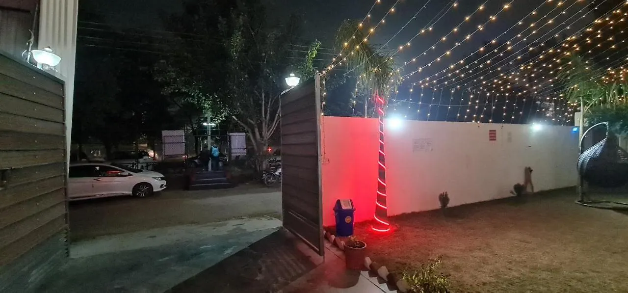 Nook Inn & Suites - Mg Road Metro Gurgaon India