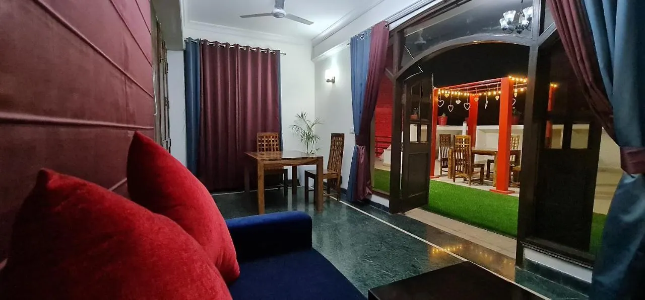 *** ホテル Nook Inn & Suites - Mg Road Metro グルガウン インド